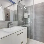 Bdc - The Bridge 5bdr & 4bath! Apartament