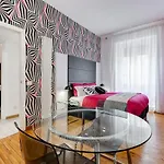 Bdc - The Bridge 5bdr & 4bath! * Rzym