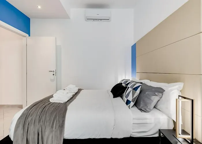 Bdc - The Bridge 5bdr & 4bath!