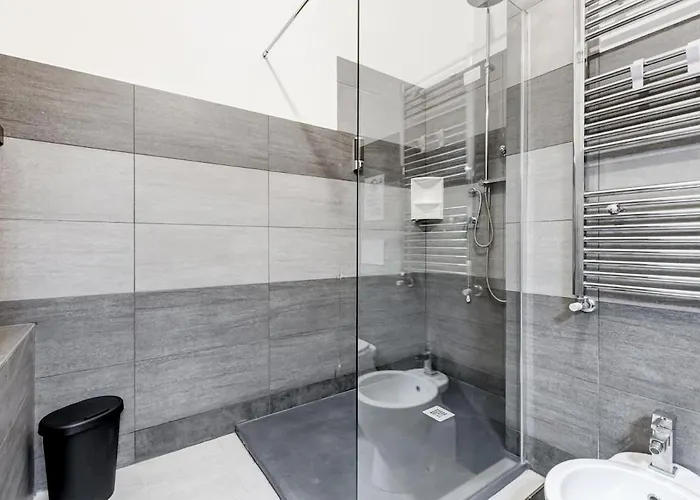 Bdc - The Bridge 5bdr & 4bath! * Roma